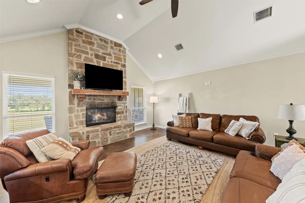 638 County Road 337 Rosebud, TX 76570