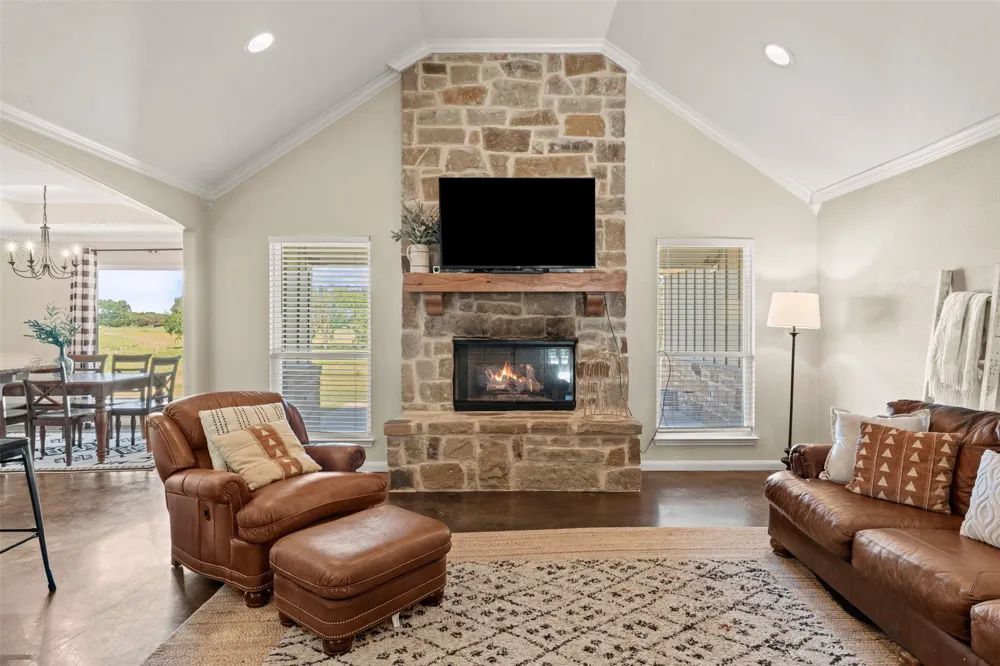 638 County Road 337 Rosebud, TX 76570