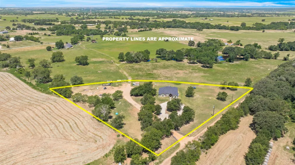 638 County Road 337 Rosebud, TX 76570