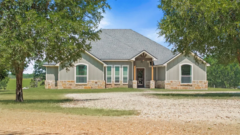 638 County Road 337 Rosebud, TX 76570