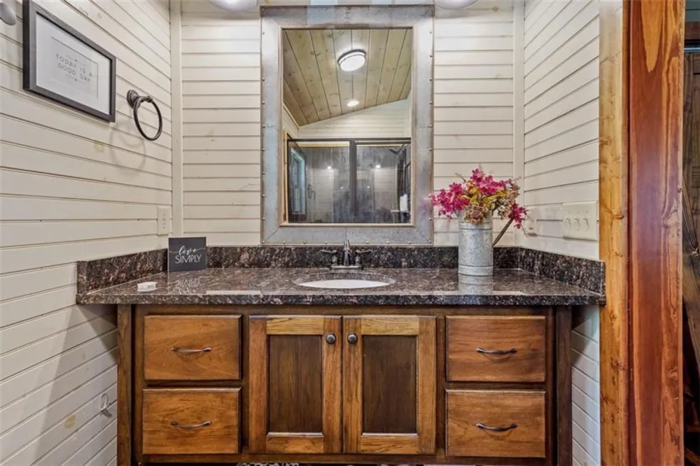 88 Old Vineyard Way Cleveland, GA 30528
