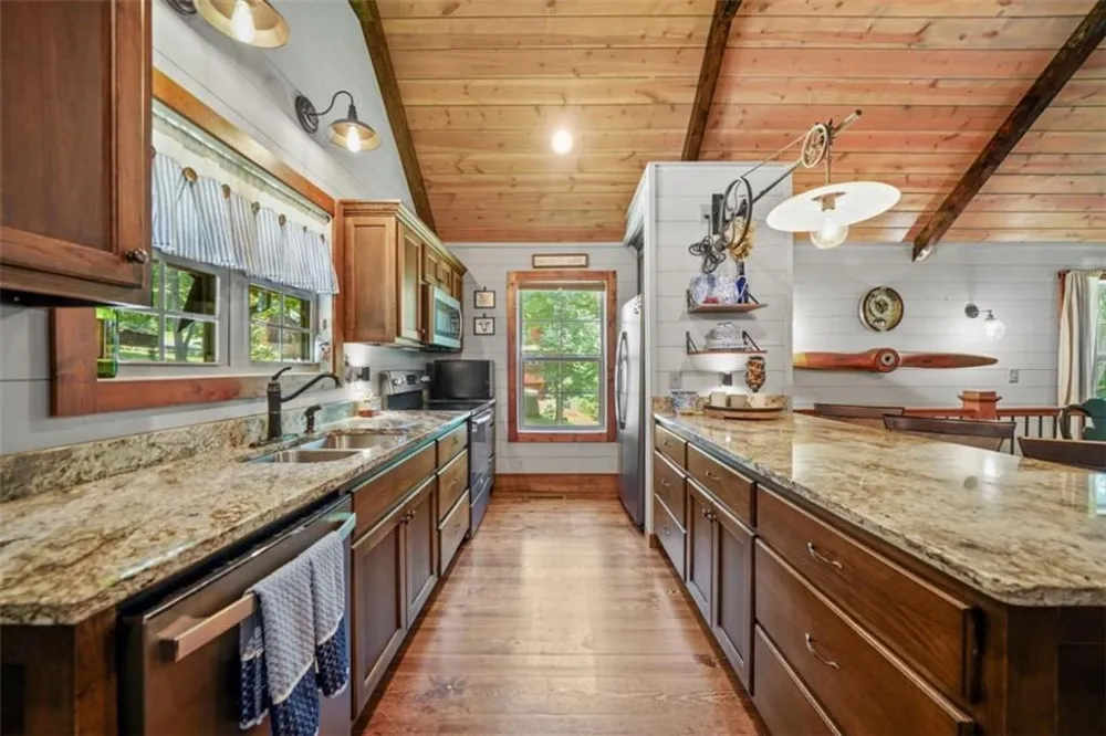 88 Old Vineyard Way Cleveland, GA 30528