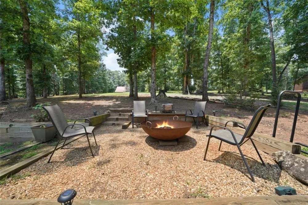 88 Old Vineyard Way Cleveland, GA 30528