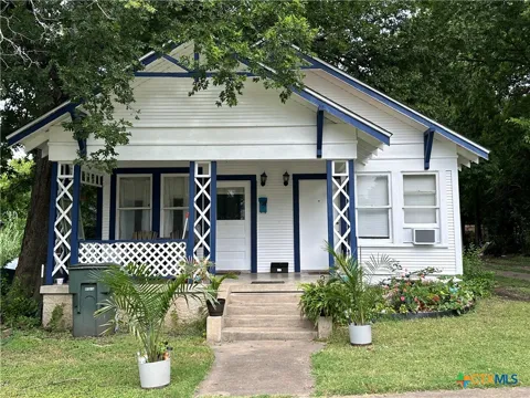 817 2nd Street