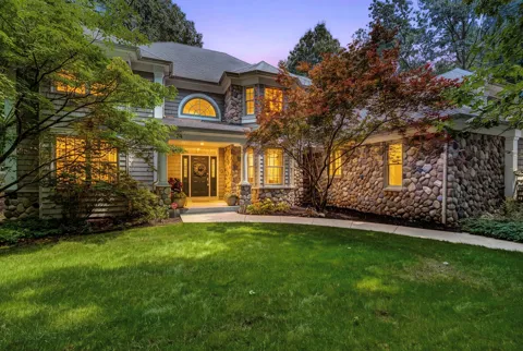 6418 Whitney Woods