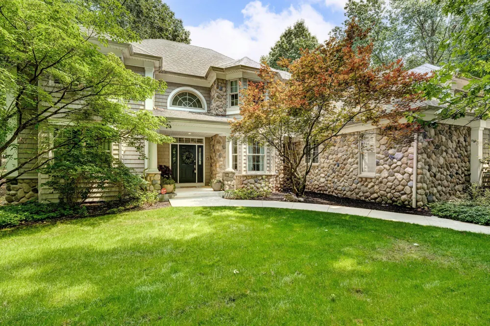 6418 Whitney Woods Richland, MI 49083