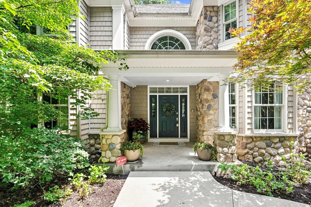 6418 Whitney Woods Richland, MI 49083