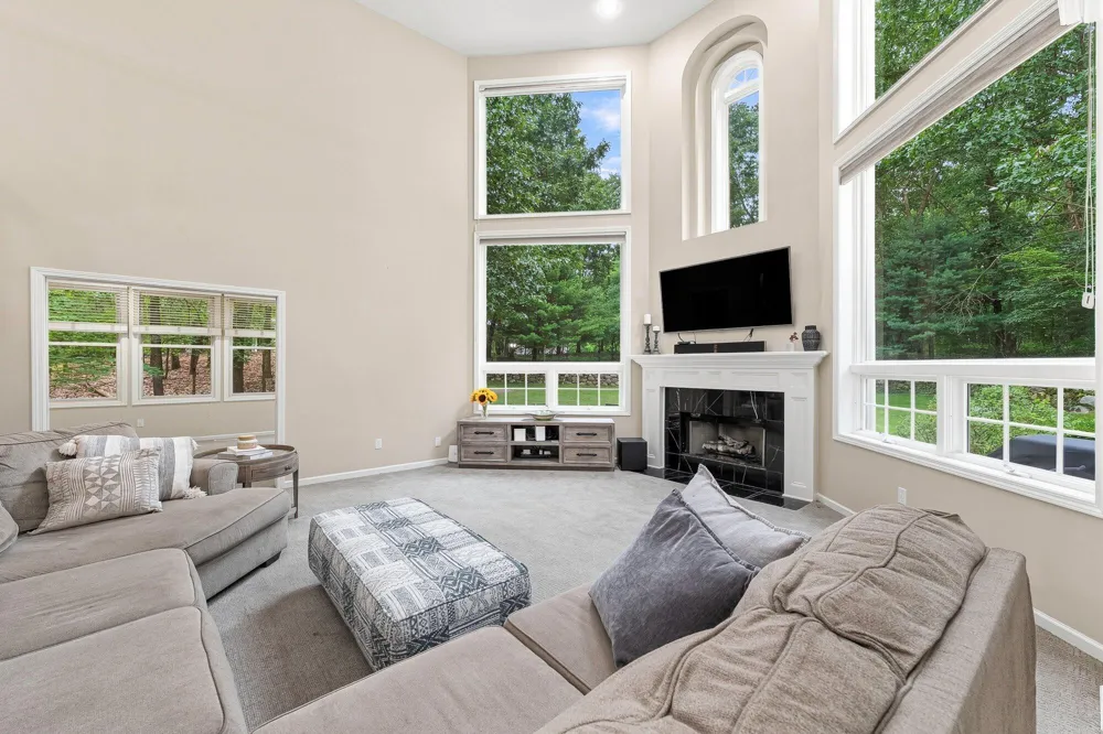 6418 Whitney Woods Richland, MI 49083