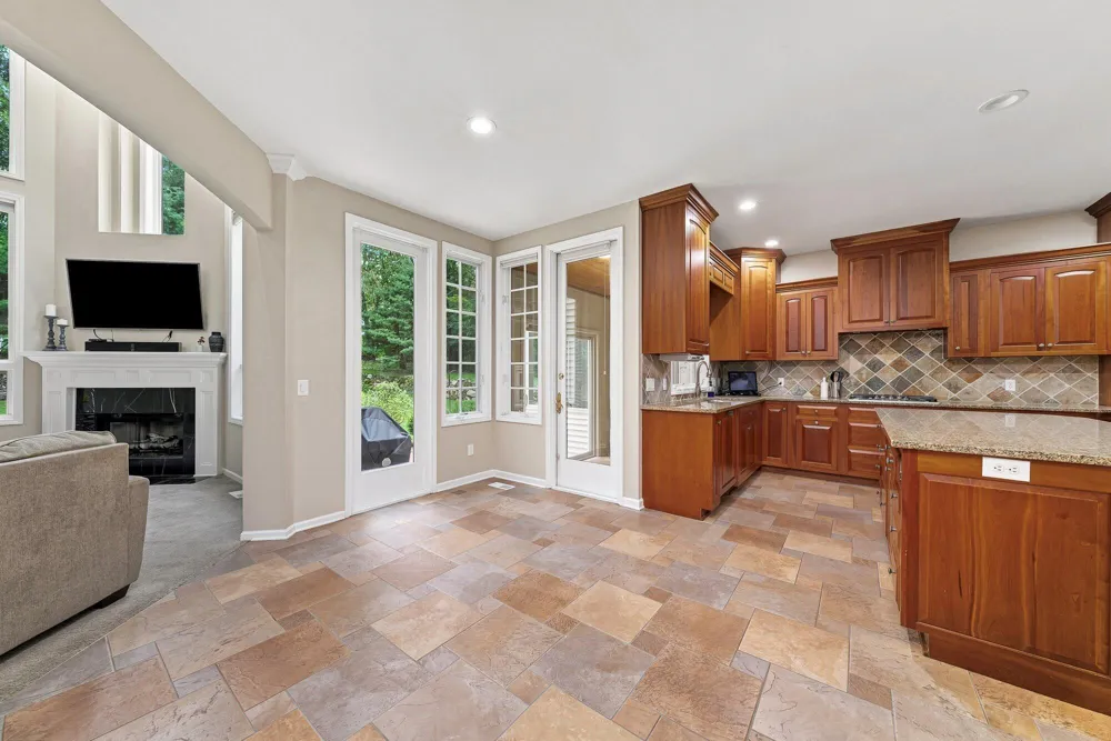 6418 Whitney Woods Richland, MI 49083