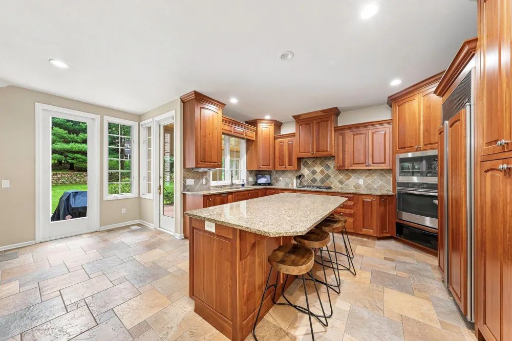 6418 Whitney Woods Richland, MI 49083