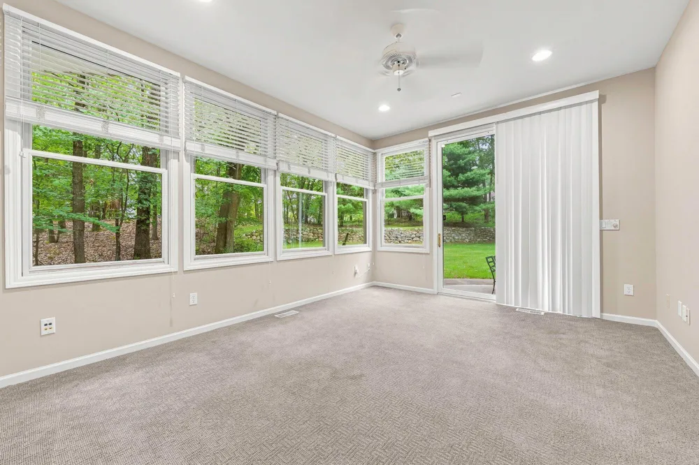 6418 Whitney Woods Richland, MI 49083