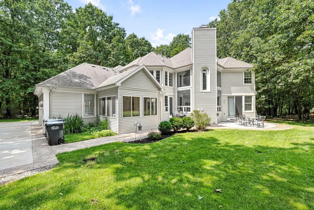 6418 Whitney Woods Richland, MI 49083