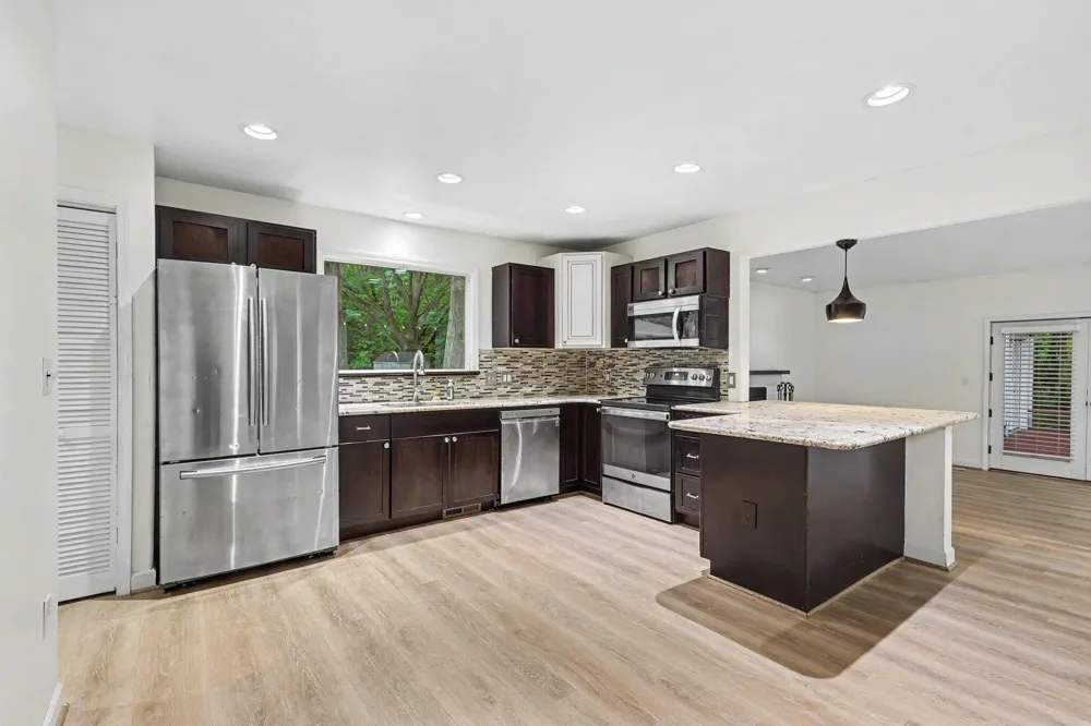 17700 Thornapple Drive Spring Lake, MI 49456