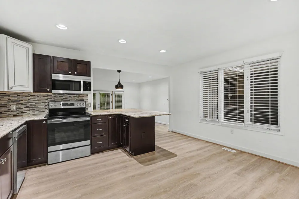 17700 Thornapple Drive Spring Lake, MI 49456