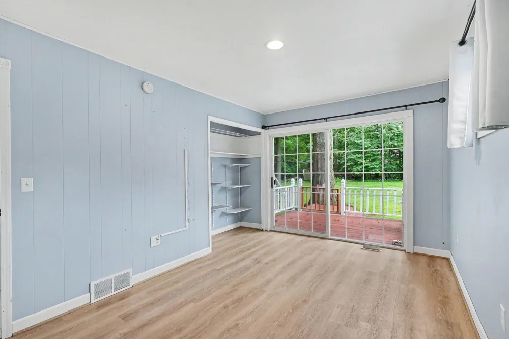 17700 Thornapple Drive Spring Lake, MI 49456