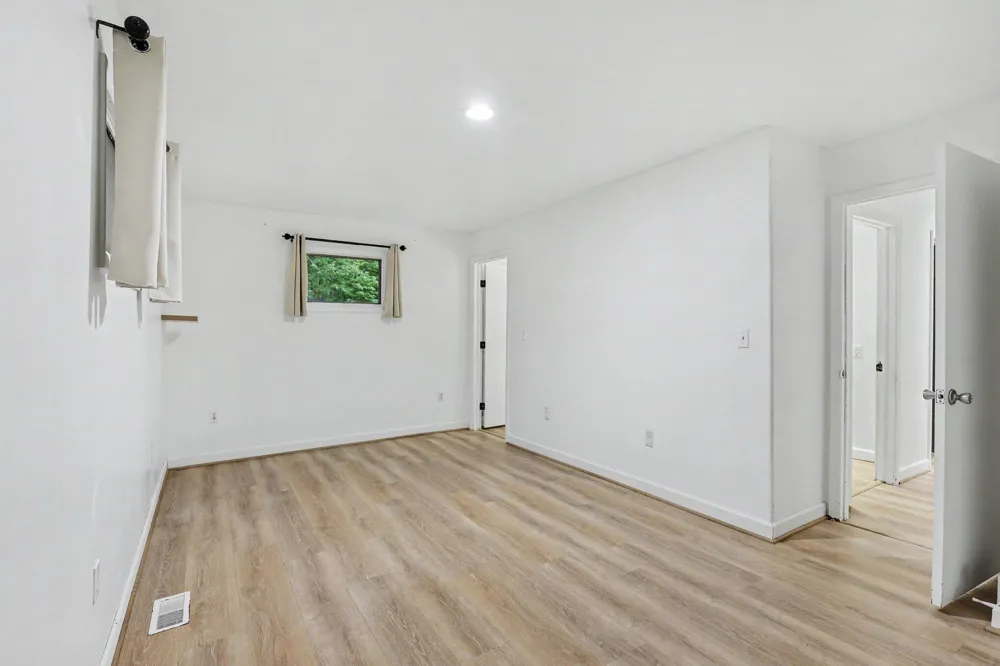 17700 Thornapple Drive Spring Lake, MI 49456
