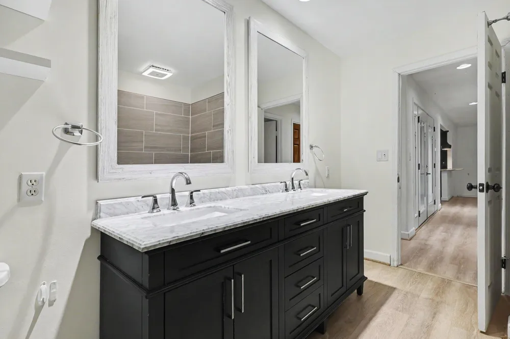 17700 Thornapple Drive Spring Lake, MI 49456