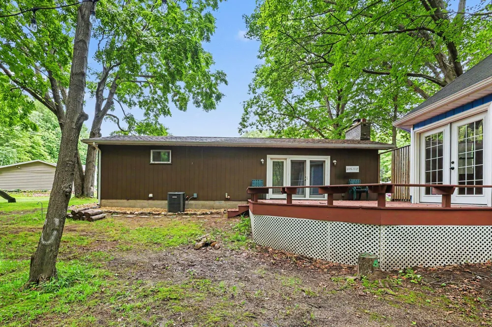 17700 Thornapple Drive Spring Lake, MI 49456