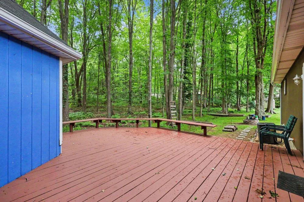 17700 Thornapple Drive Spring Lake, MI 49456