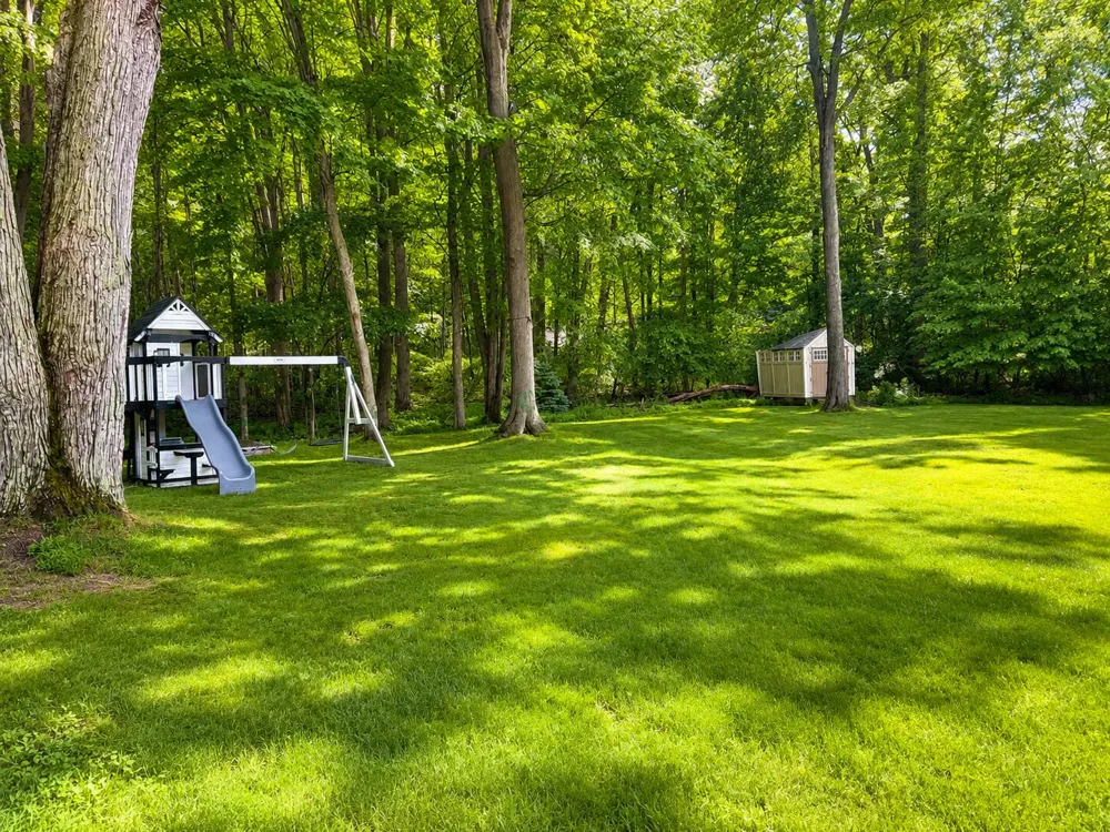 17700 Thornapple Drive Spring Lake, MI 49456