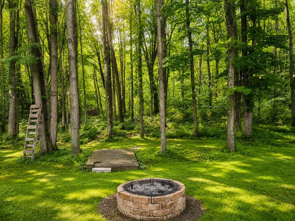17700 Thornapple Drive Spring Lake, MI 49456