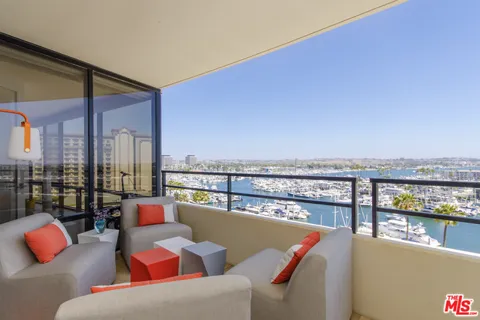 4335 Marina City