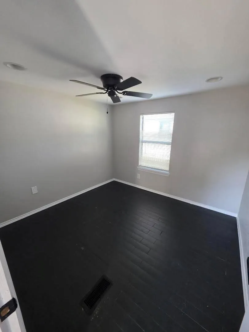 310 Paddock Road #4 Willis, TX 77378