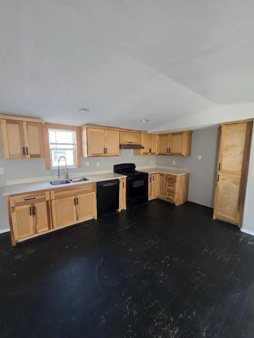 310 Paddock Road #4 Willis, TX 77378