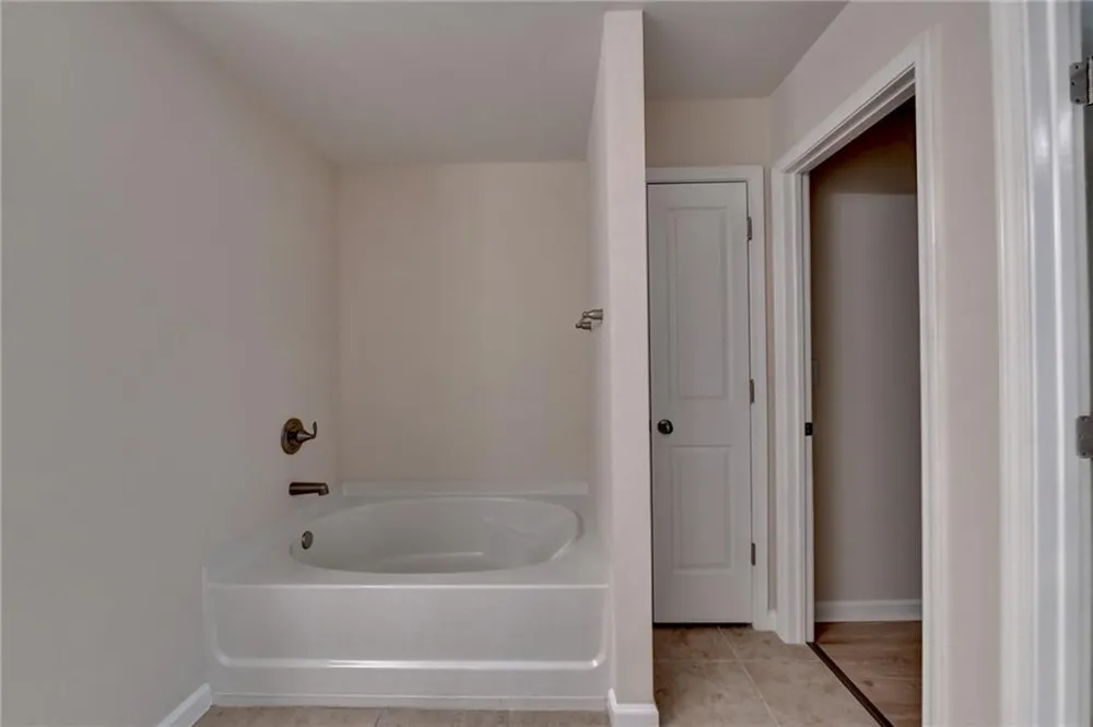 2152 Greencrest Circle Alpharetta, GA 30004