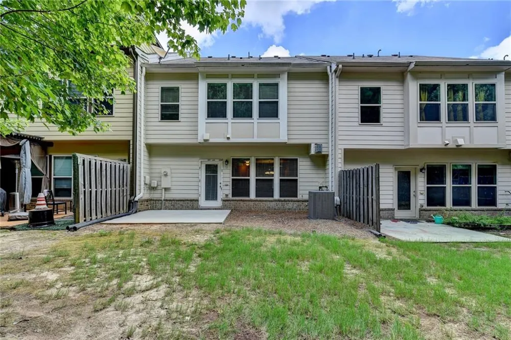 2152 Greencrest Circle Alpharetta, GA 30004