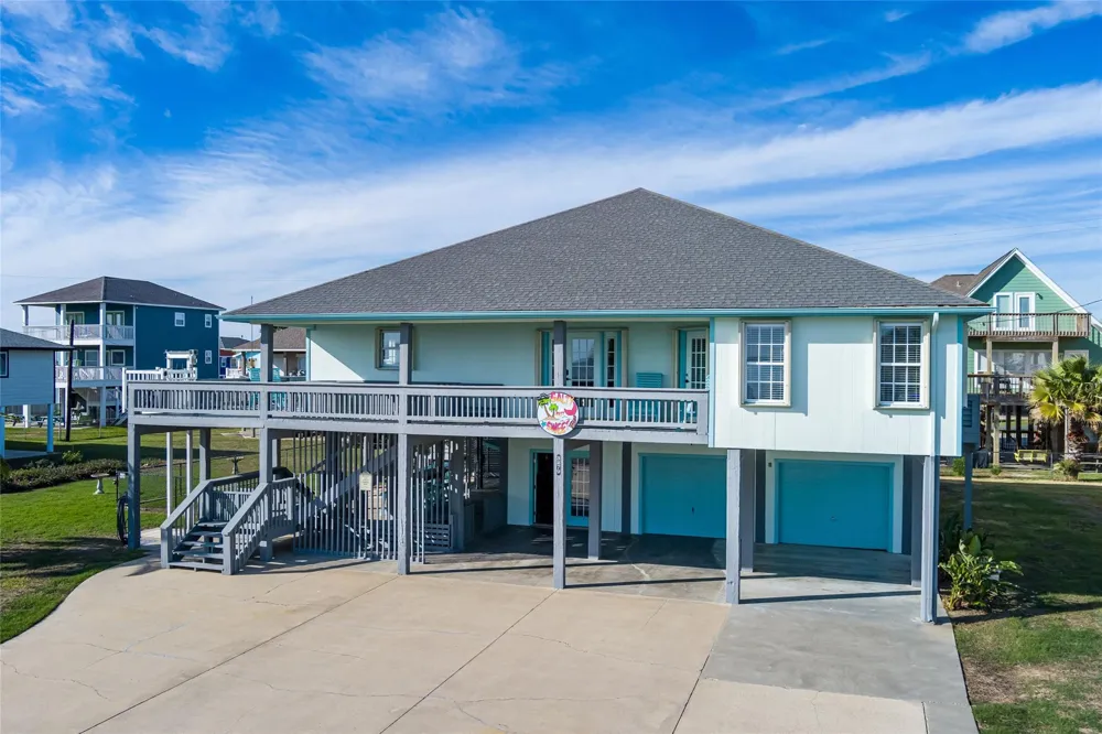 3279 Prides Way Crystal Beach, TX 77650