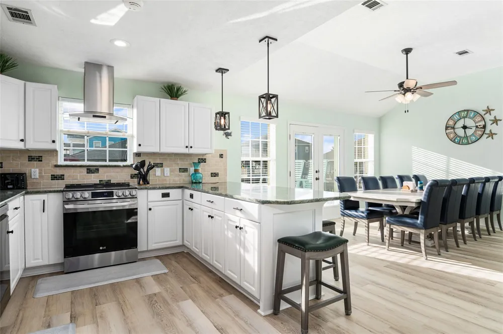 3279 Prides Way Crystal Beach, TX 77650