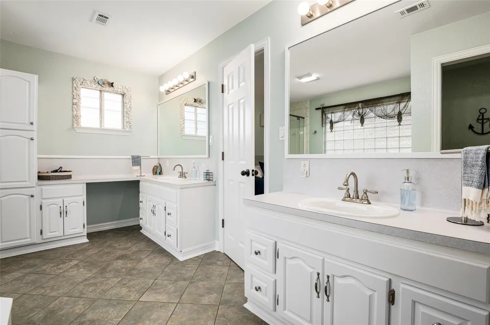 3279 Prides Way Crystal Beach, TX 77650