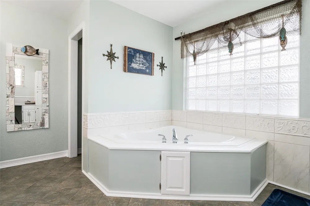3279 Prides Way Crystal Beach, TX 77650