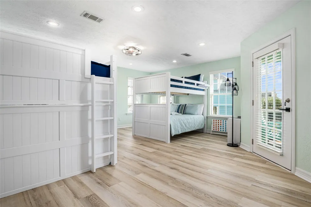 3279 Prides Way Crystal Beach, TX 77650