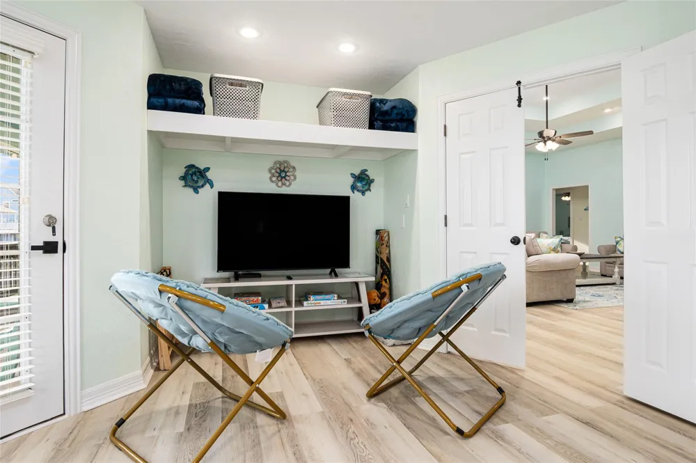 3279 Prides Way Crystal Beach, TX 77650