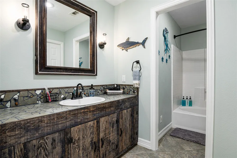 3279 Prides Way Crystal Beach, TX 77650