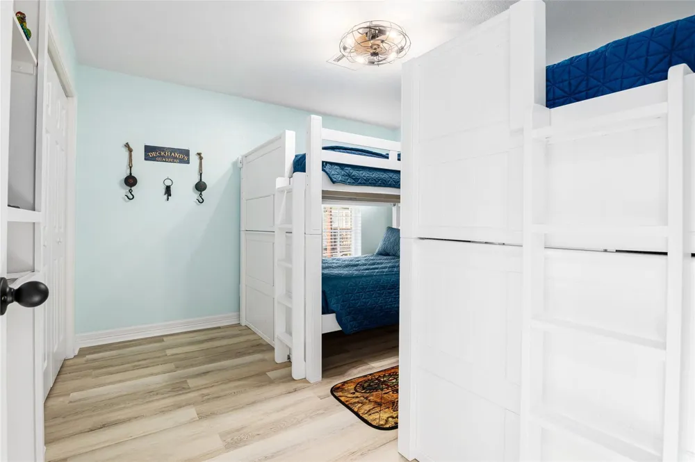 3279 Prides Way Crystal Beach, TX 77650
