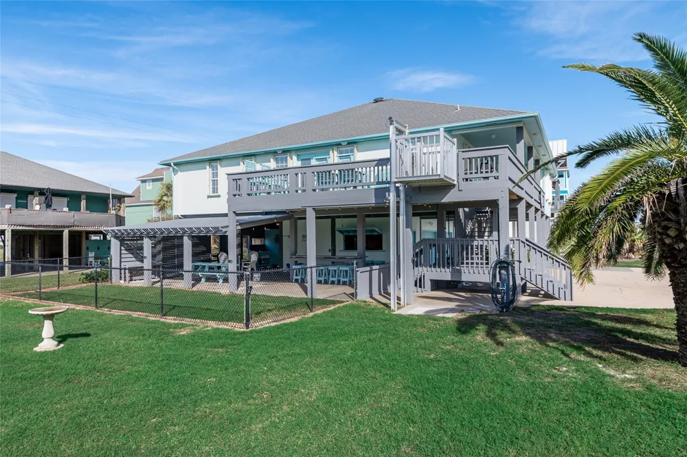 3279 Prides Way Crystal Beach, TX 77650