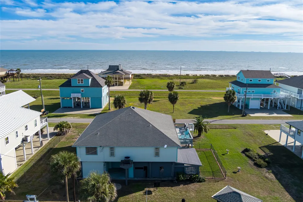 3279 Prides Way Crystal Beach, TX 77650