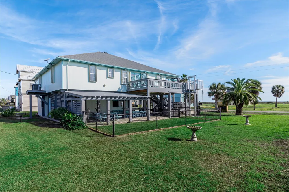 3279 Prides Way Crystal Beach, TX 77650