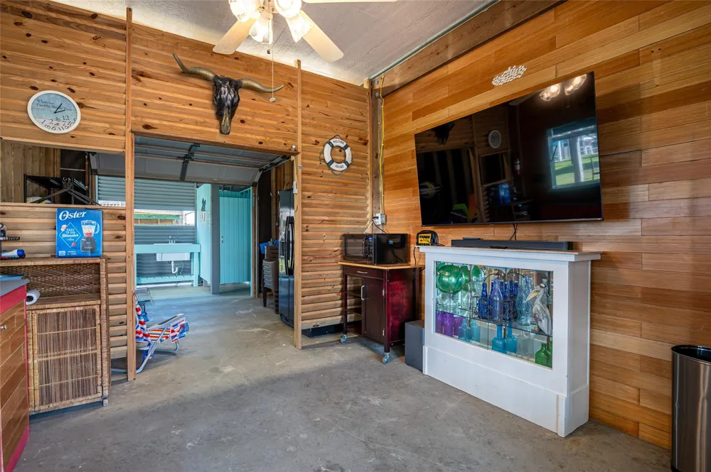 3279 Prides Way Crystal Beach, TX 77650
