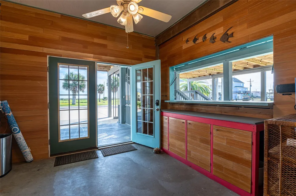 3279 Prides Way Crystal Beach, TX 77650