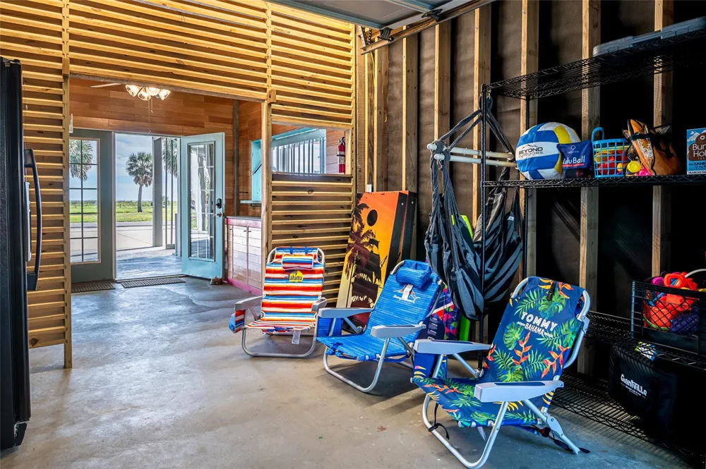 3279 Prides Way Crystal Beach, TX 77650
