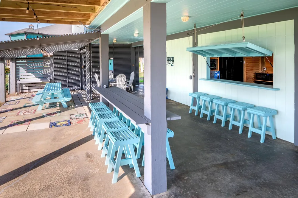 3279 Prides Way Crystal Beach, TX 77650