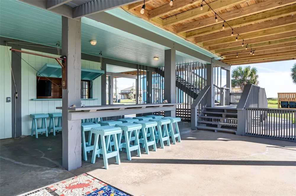 3279 Prides Way Crystal Beach, TX 77650
