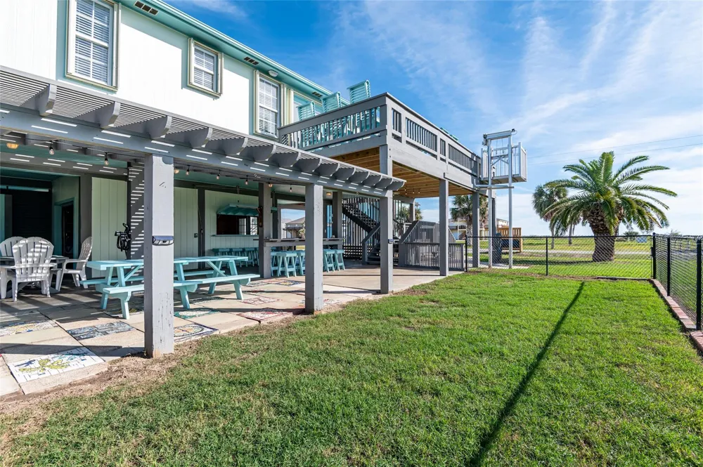 3279 Prides Way Crystal Beach, TX 77650