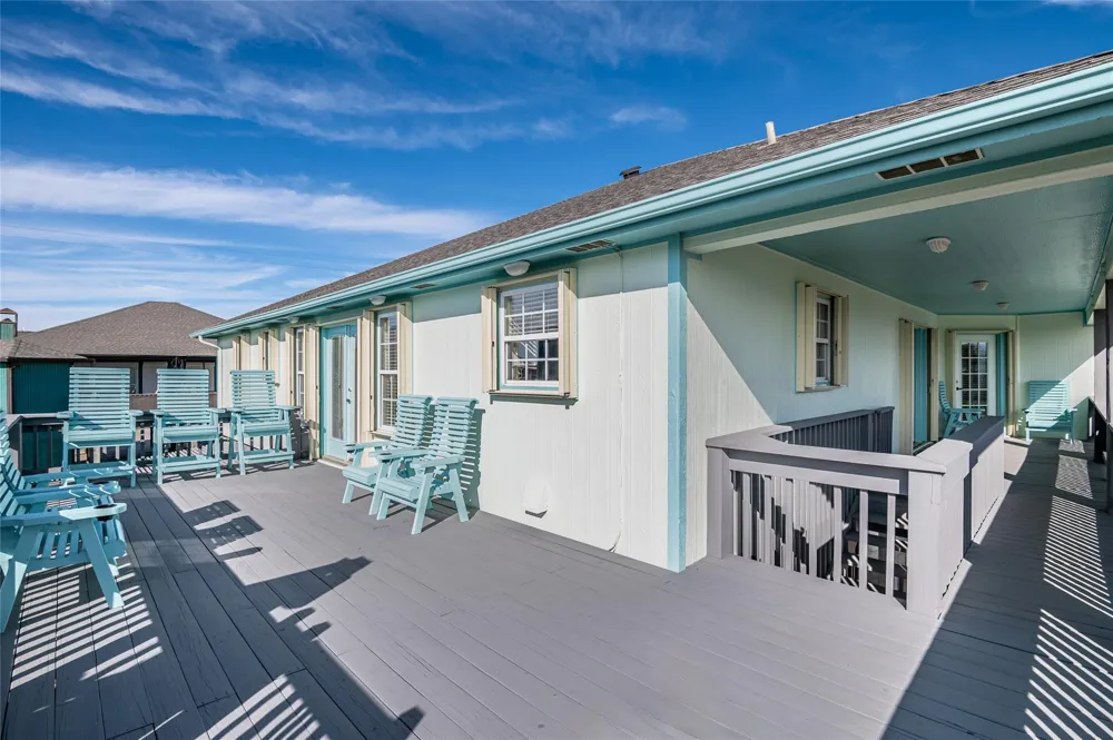 3279 Prides Way Crystal Beach, TX 77650