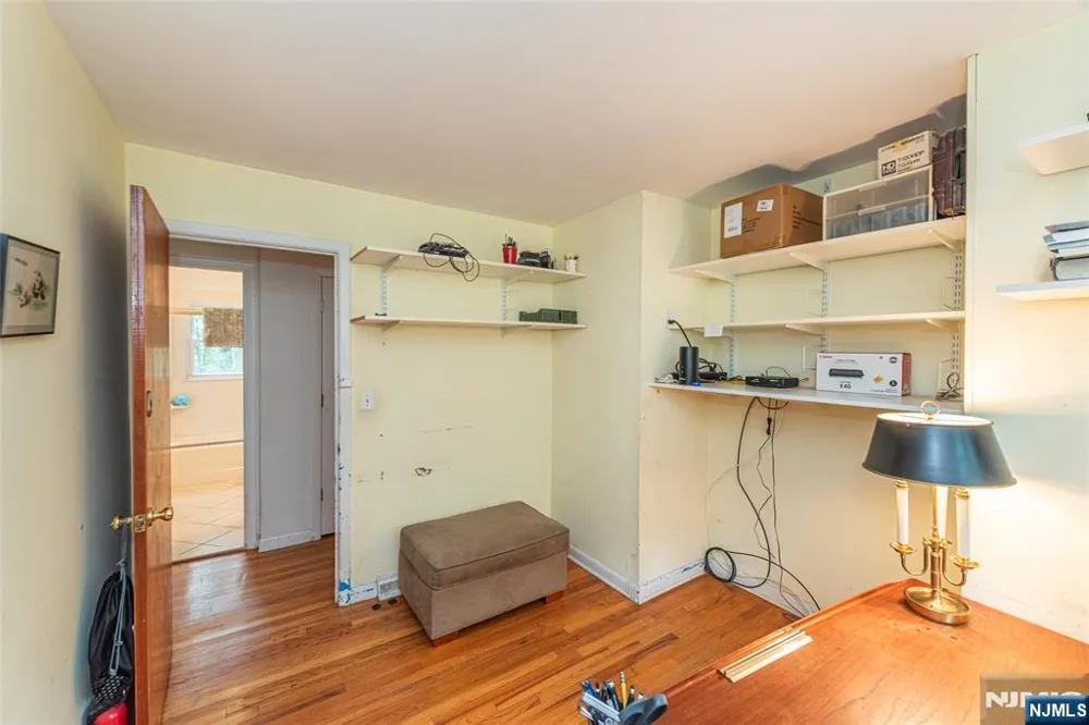 16 Pennsylvania Avenue Montvale, NJ 07645