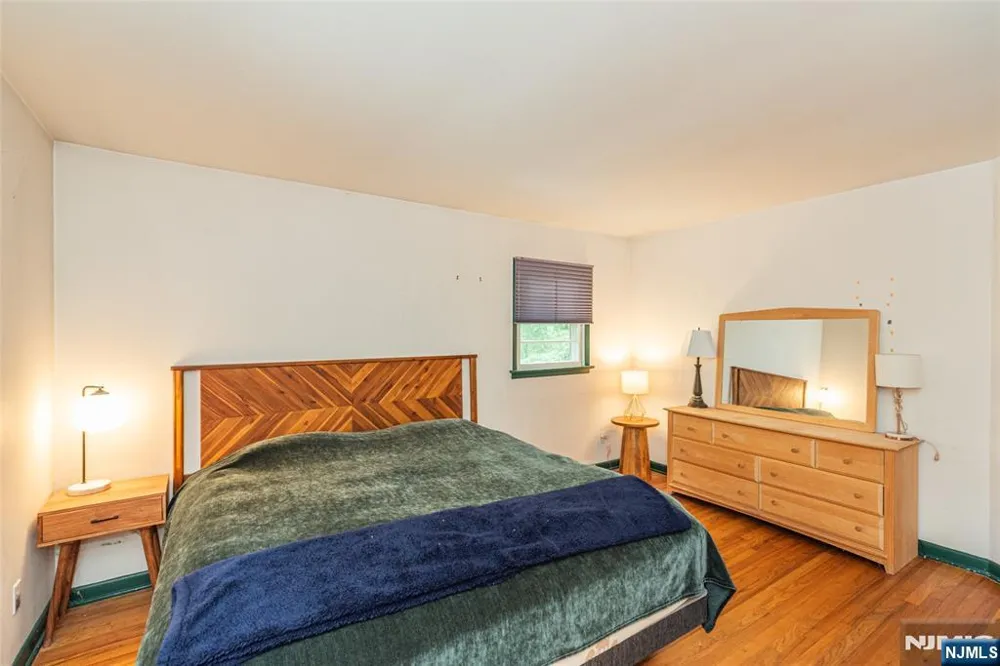 16 Pennsylvania Avenue Montvale, NJ 07645